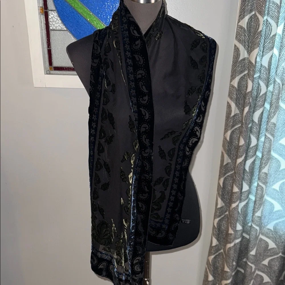 Gorgeous Silk/ Rayon Cut Out Velvet Scarf - Picture 2 of 5